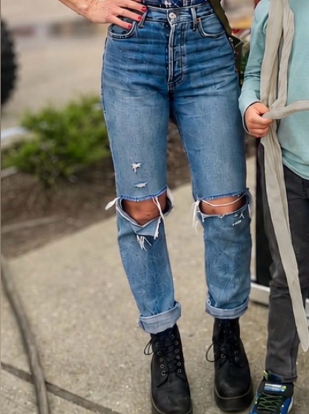 AGOLDE 90’s Pinch Waist Jeans In Light Blue – Size 26 / Distressed